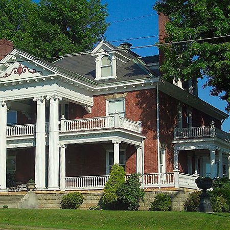 South Broadway Manor B&B - Near Fallingwater, Ohiopyle State Park, Hiking & Biking Trails Gap Scottdale Zewnętrze zdjęcie