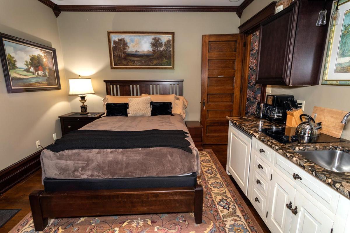 South Broadway Manor B&B - Near Fallingwater, Ohiopyle State Park, Hiking & Biking Trails Gap Scottdale Zewnętrze zdjęcie