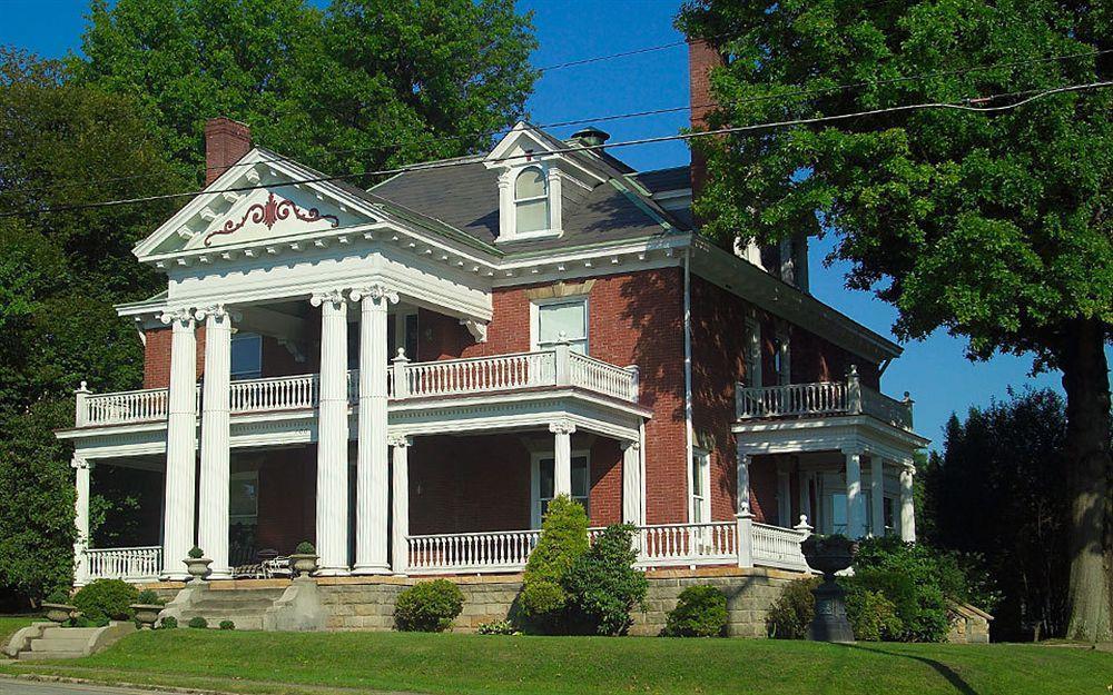 South Broadway Manor B&B - Near Fallingwater, Ohiopyle State Park, Hiking & Biking Trails Gap Scottdale Zewnętrze zdjęcie